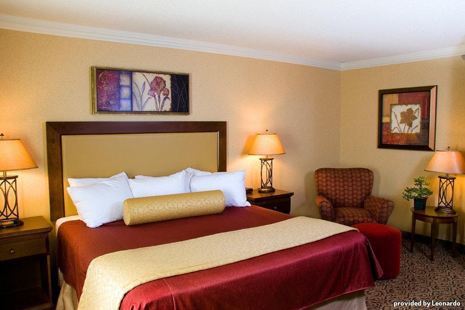 Quality Inn & Conference Centre Midland Room photo